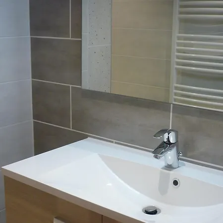 2 Pieces Pour 4 Pers, Sud-est A Valloire, Avec Wifi - Fr-1-263-83