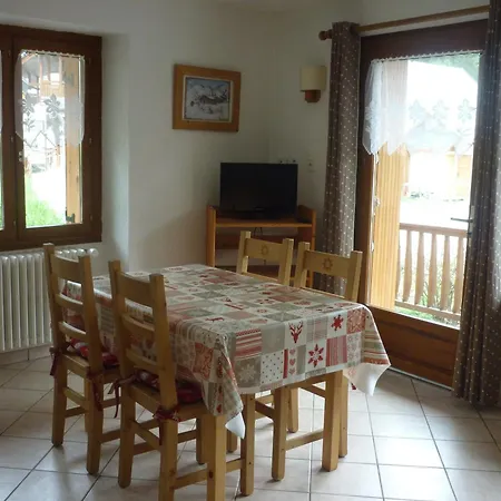 2 Pieces Pour 4 Pers, Sud-est A Valloire, Avec Wifi - Fr-1-263-83 * Valloire